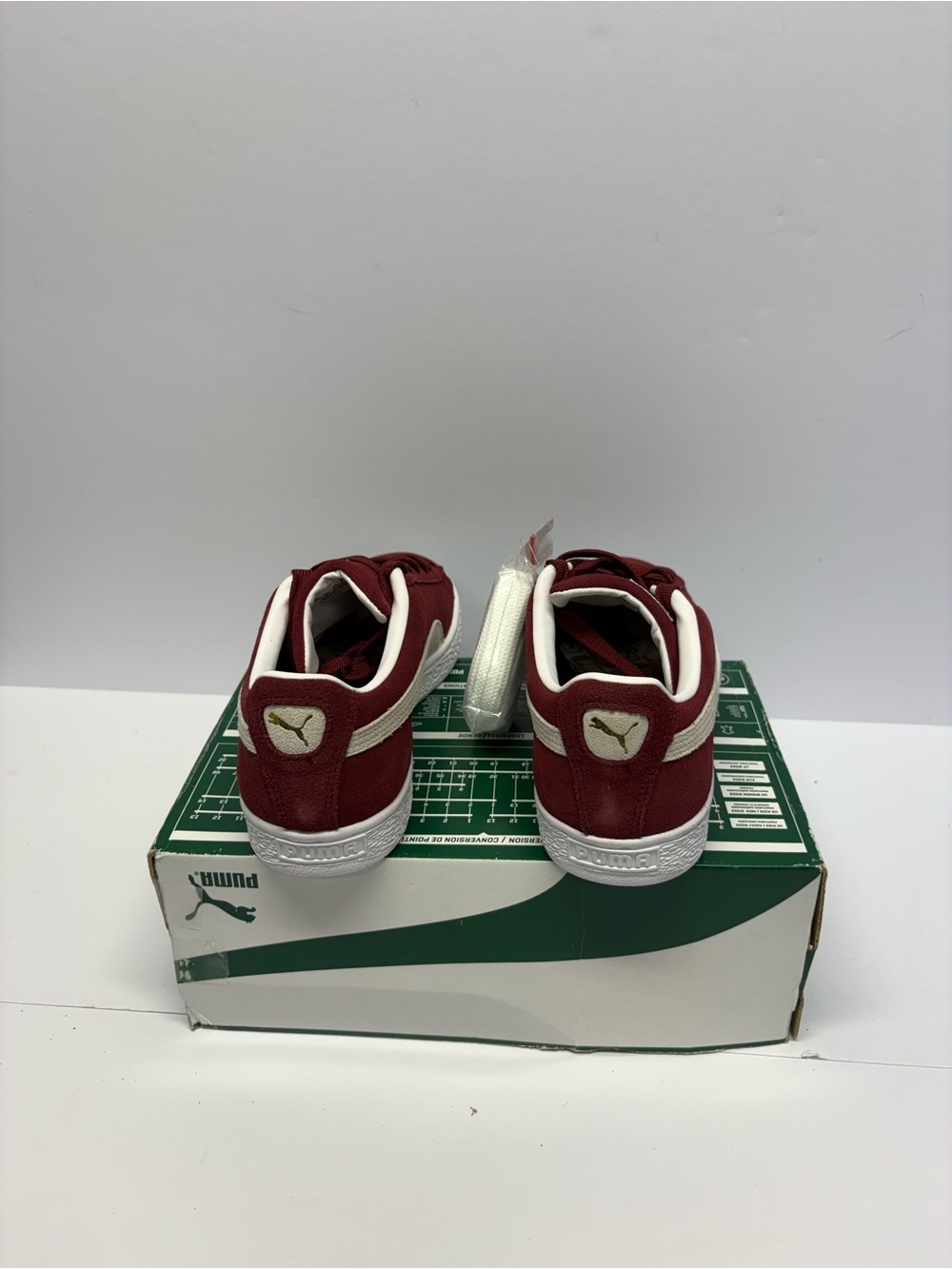 Puma Men's Suede Sneaker in Burgundy and White / no original box included/ - Picture 3 of 9
